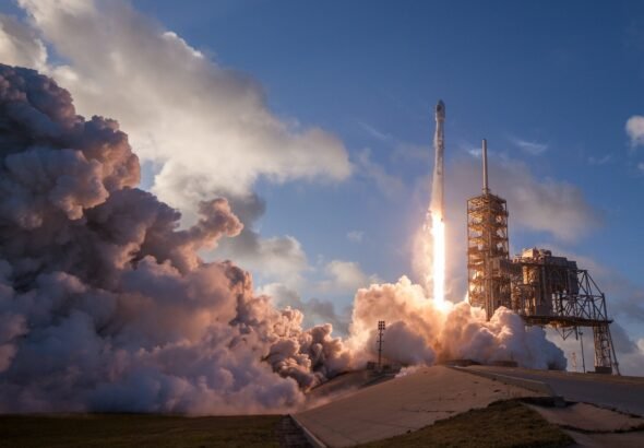 spacex-uj3hvdfQujI-unsplash